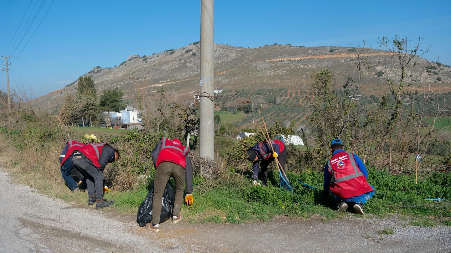 Ceyhan Belediyesi’nden Yol ve Kaldırım Onarımı