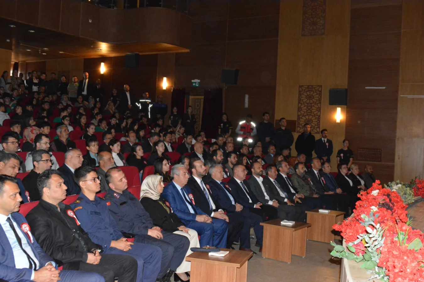 Öğrencilerden İstiklal Marşı’na Anlamlı Vefa