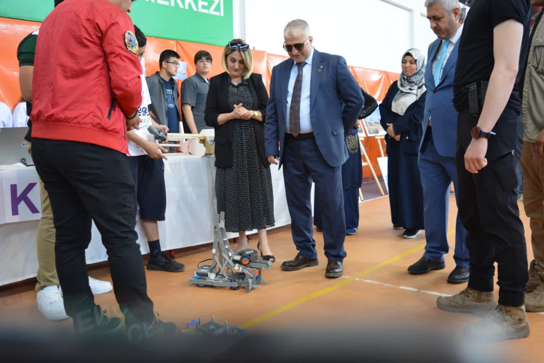 Gençlerden Gururlandıran Projeler: Kaymakam Kurtyemez Sergide