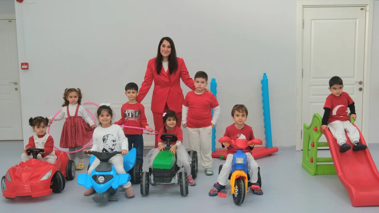 Ceyhan Belediyesi kreşlerinde ikinci dönem “bayrak sevgisi” temasıyla başladı